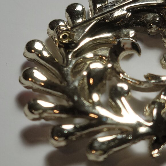 Rhodium Aurora Borealis Brooch great condition and is Antique unsigned - Picture 8 of 9